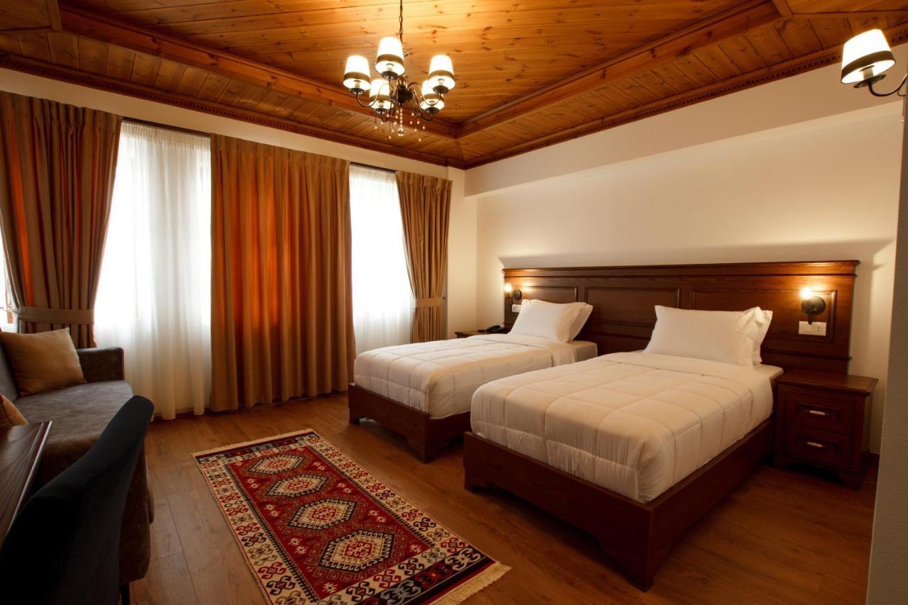 Rose Garden Hotel Gjirokastër Esterno foto