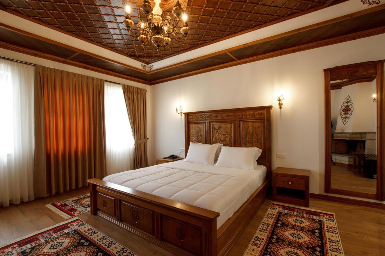 Rose Garden Hotel Gjirokastër Esterno foto