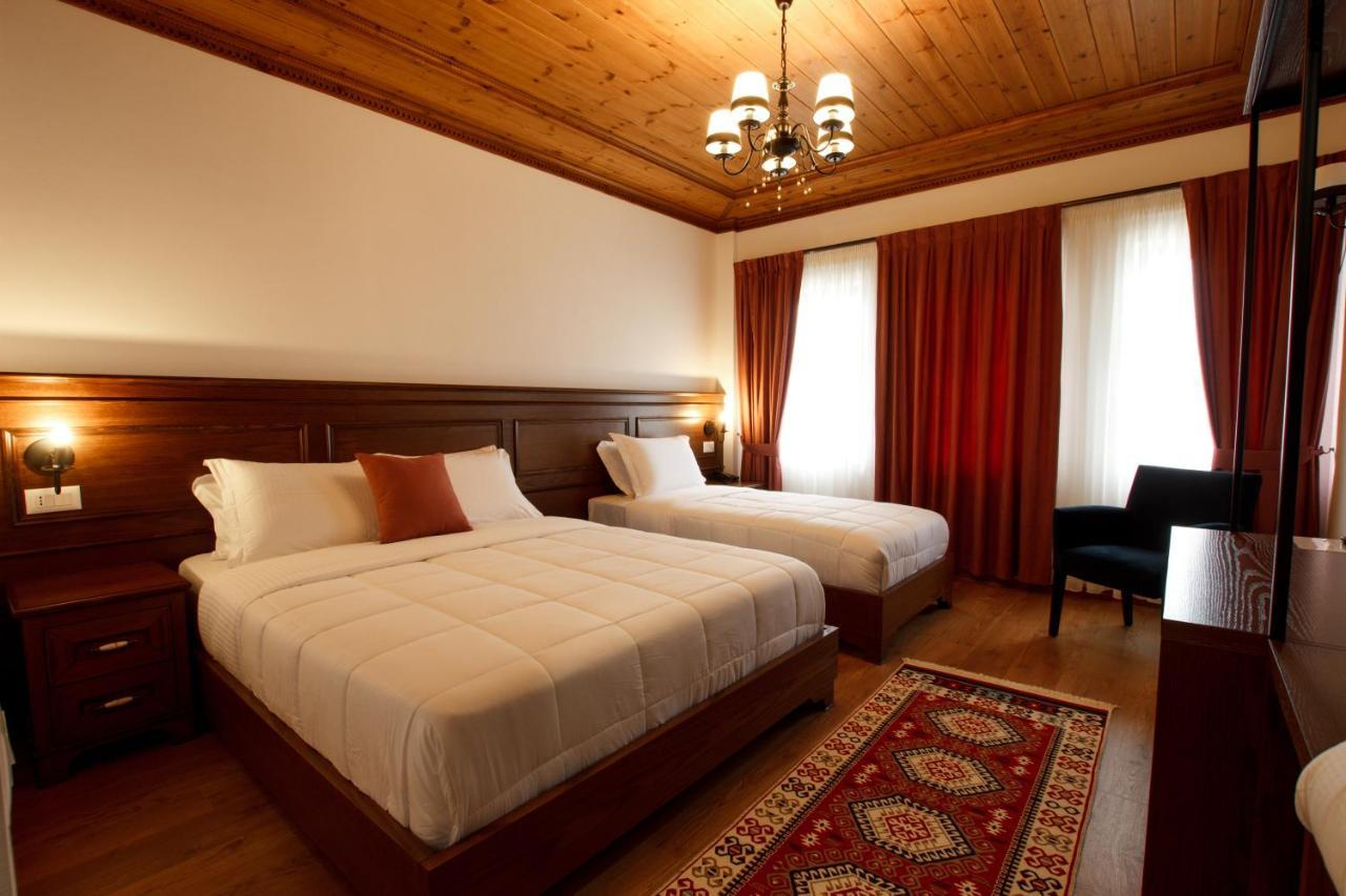 Rose Garden Hotel Gjirokastër Esterno foto