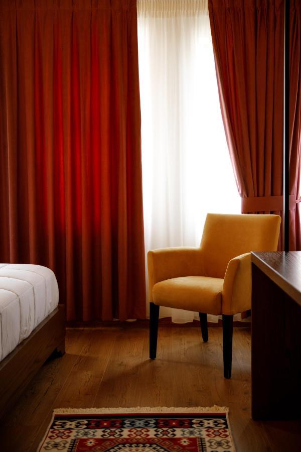 Rose Garden Hotel Gjirokastër Esterno foto