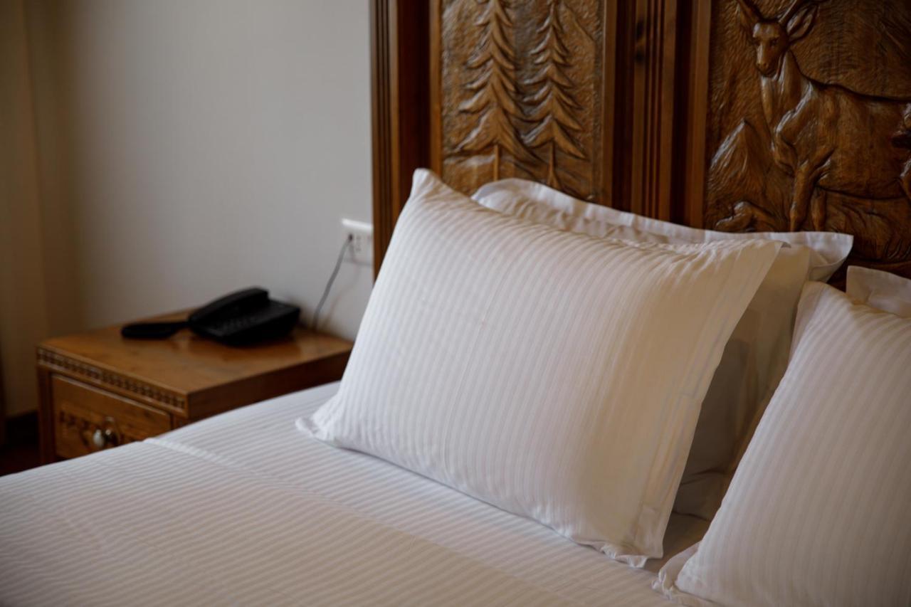 Rose Garden Hotel Gjirokastër Esterno foto