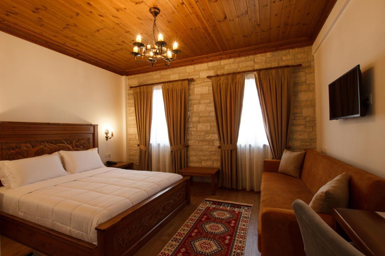 Rose Garden Hotel Gjirokastër Esterno foto
