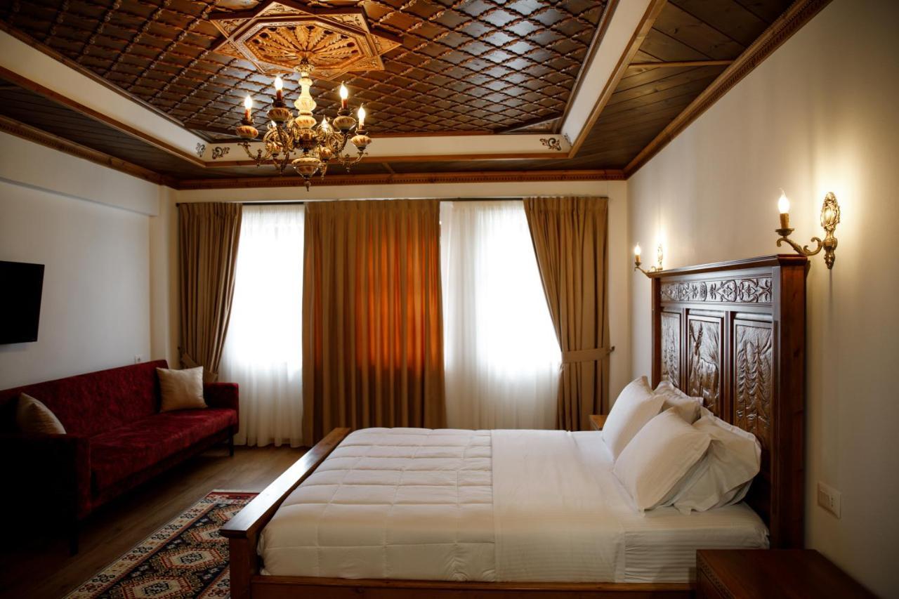 Rose Garden Hotel Gjirokastër Esterno foto