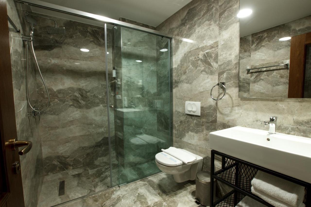 Rose Garden Hotel Gjirokastër Esterno foto