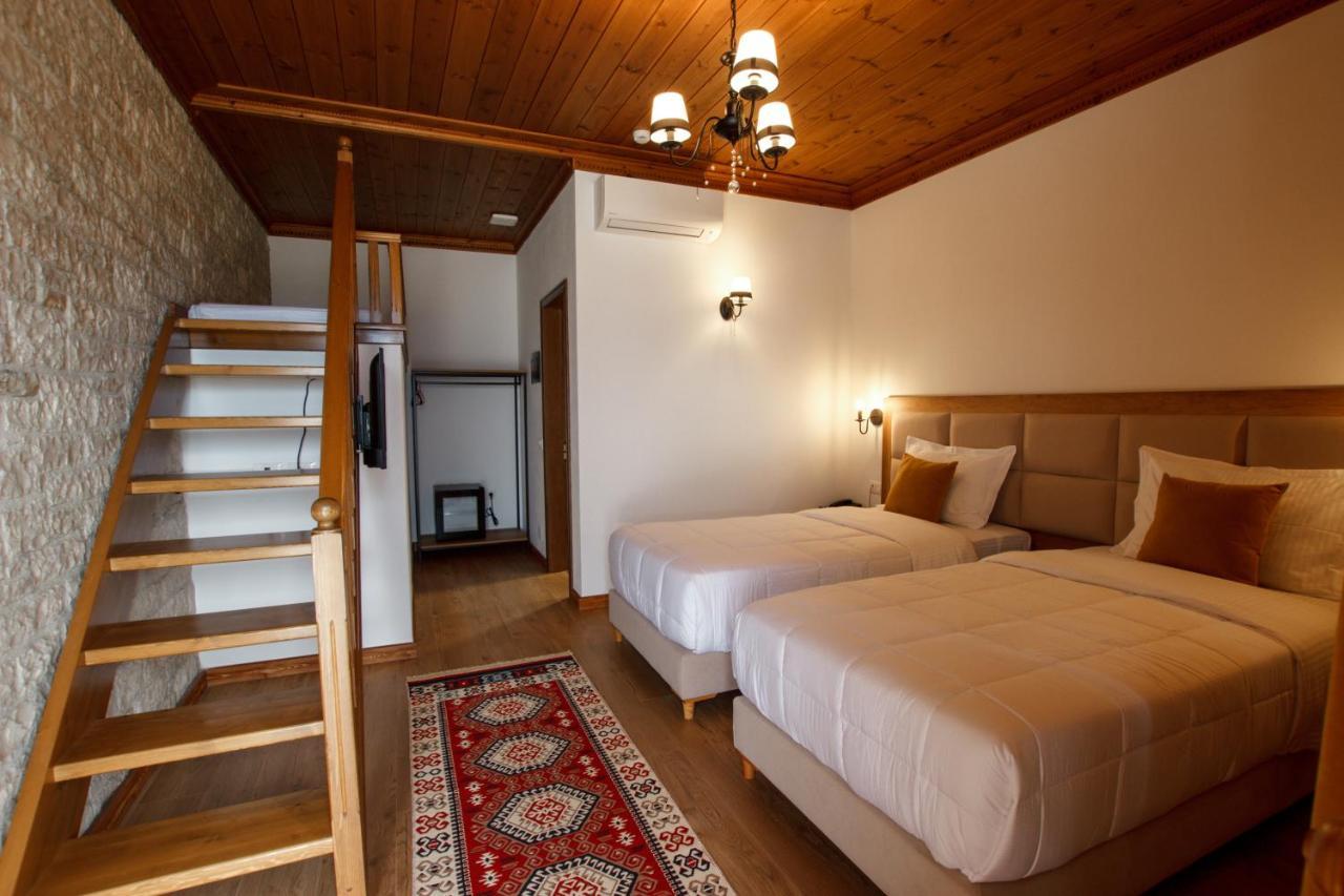 Rose Garden Hotel Gjirokastër Esterno foto